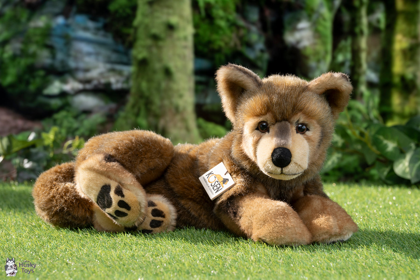 Kösen Lying Wolf Puppy