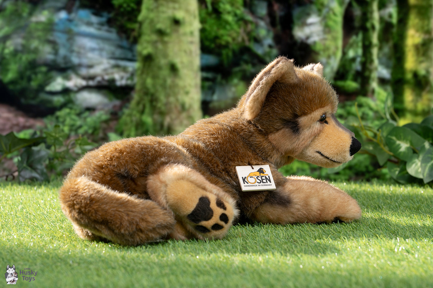 Kösen Lying Wolf Puppy