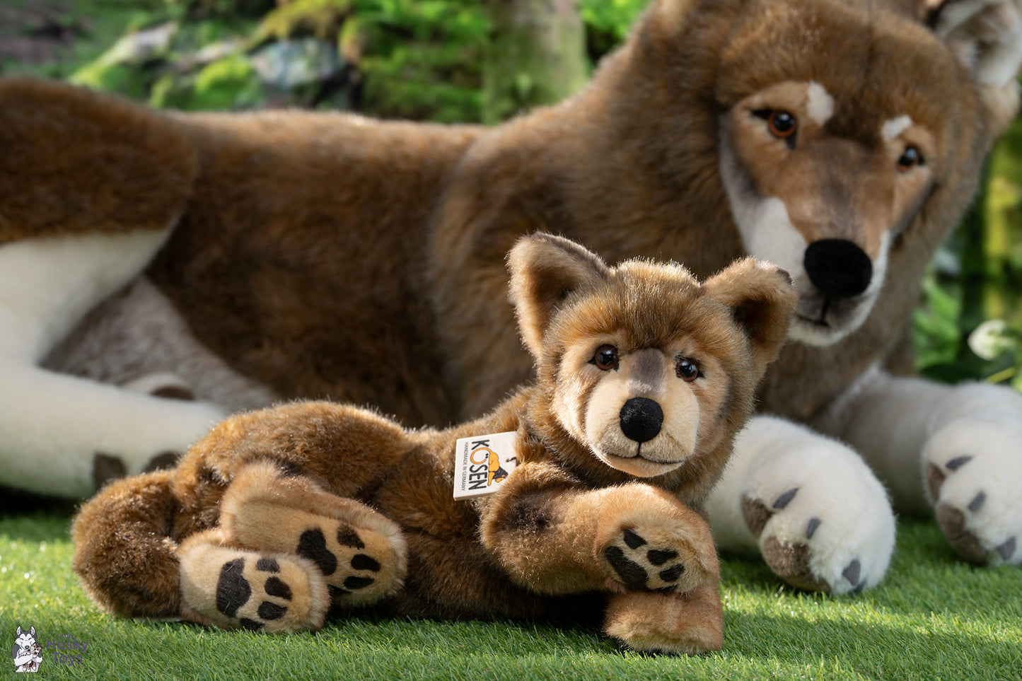 Kösen Lying Wolf Puppy