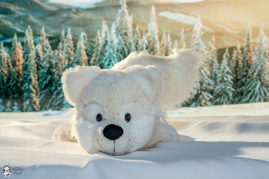 Nici Lying Polar Fox Vanja